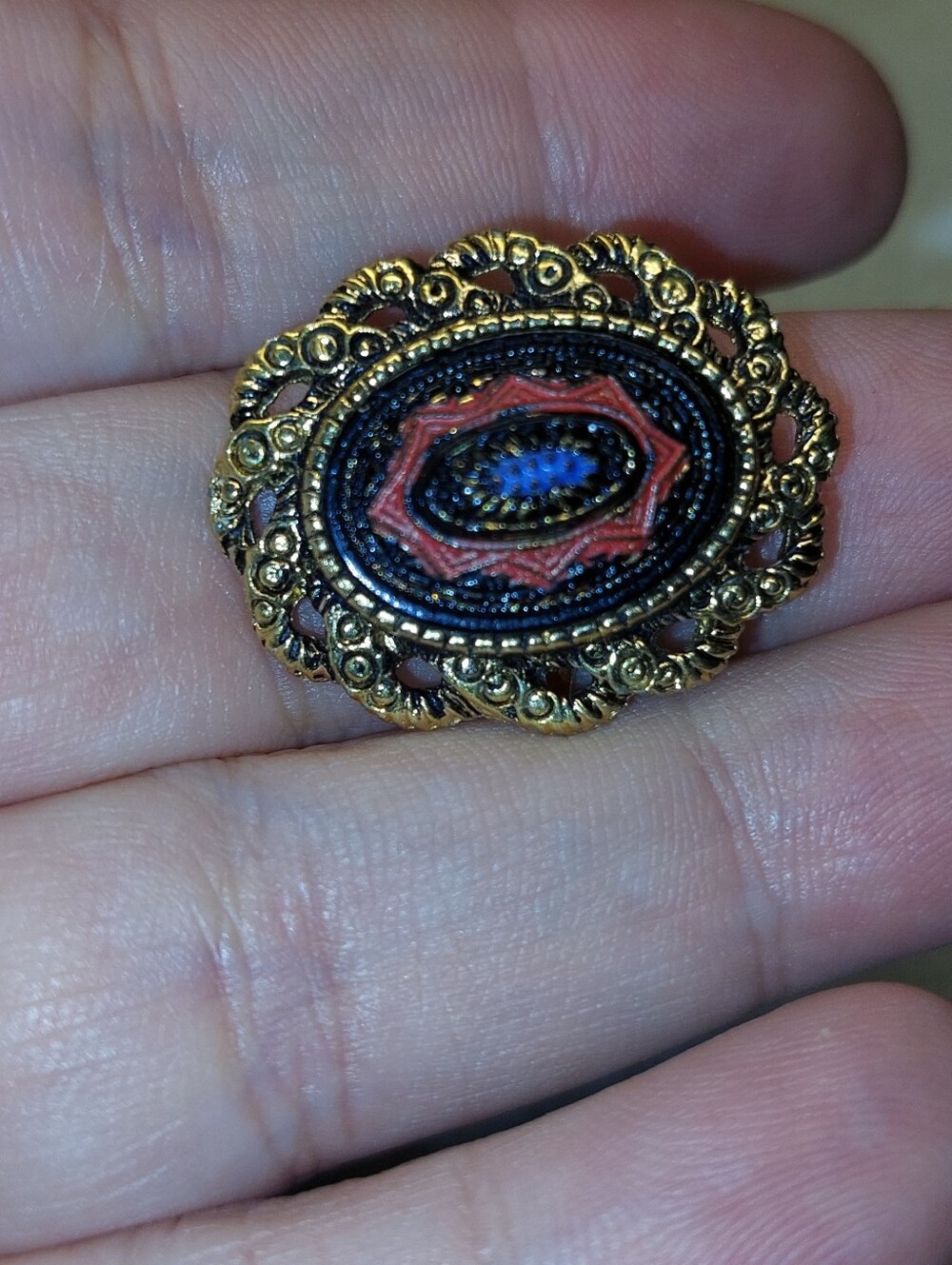 Sarah Coventry Vintage-Inspired Gold Filigree Oval Statement Brooch